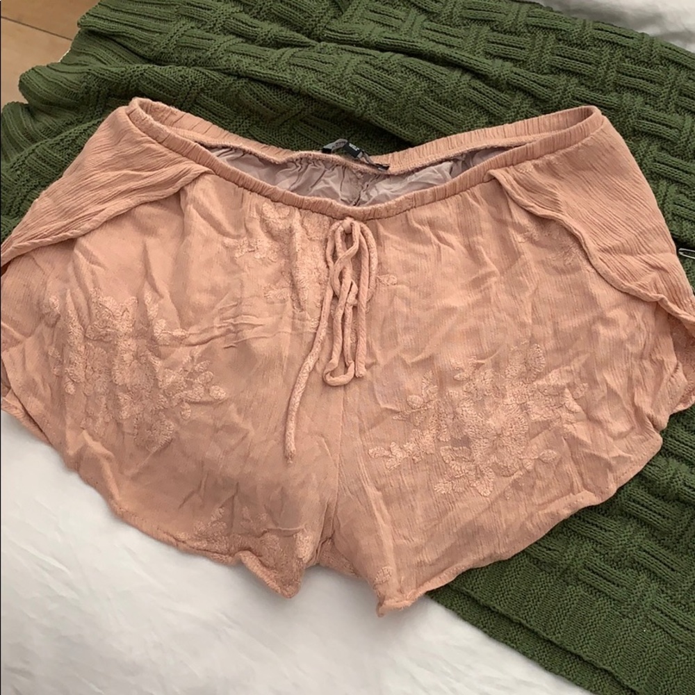 Flow shorts